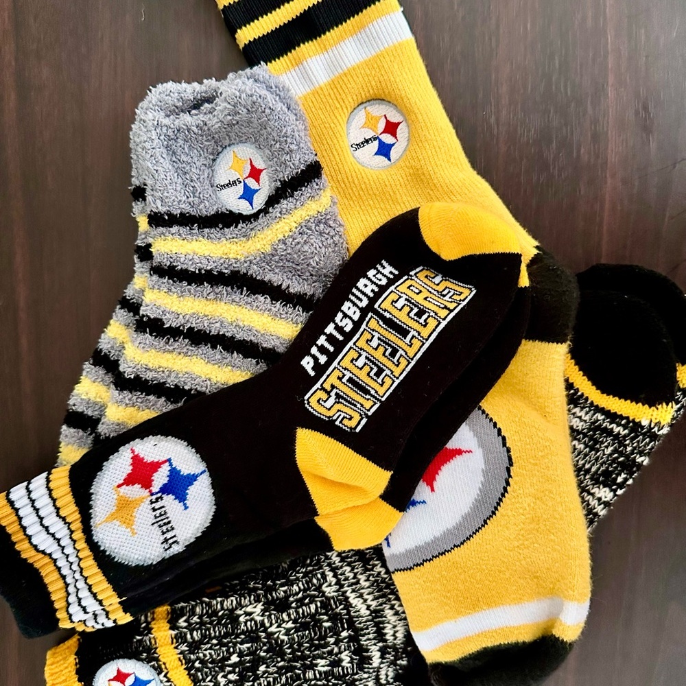 Black and Yellow Casual Socks with Cozy Comfort